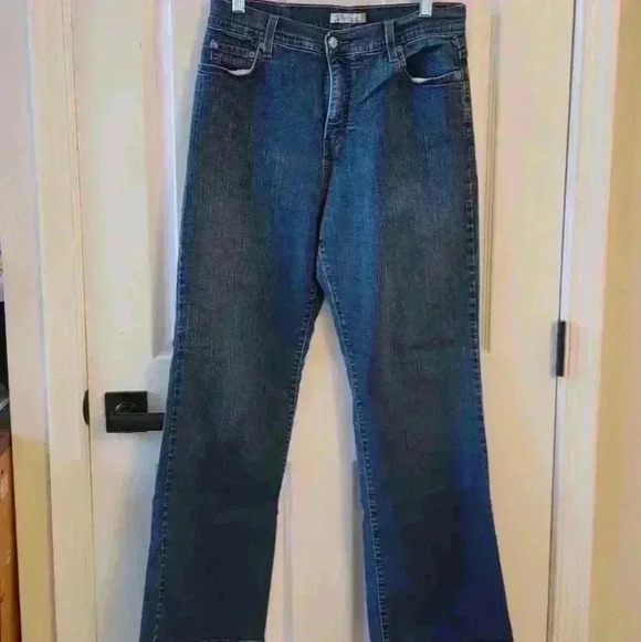 Levi's Denim - Levis, Womens Perfectly Slimming Boot Cut, size 14 short